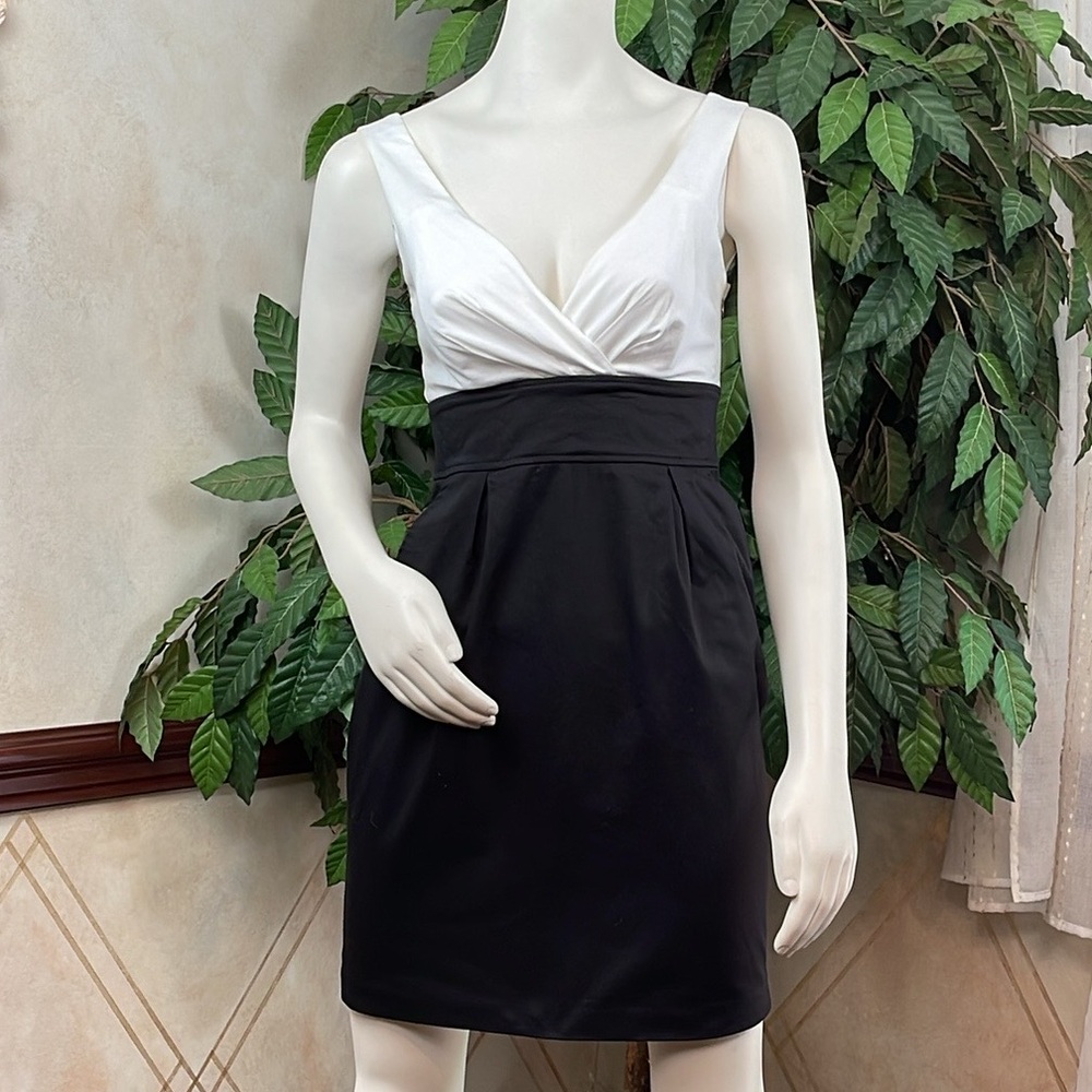 EXPRESS BLACK & WHITE POCKET DRESS